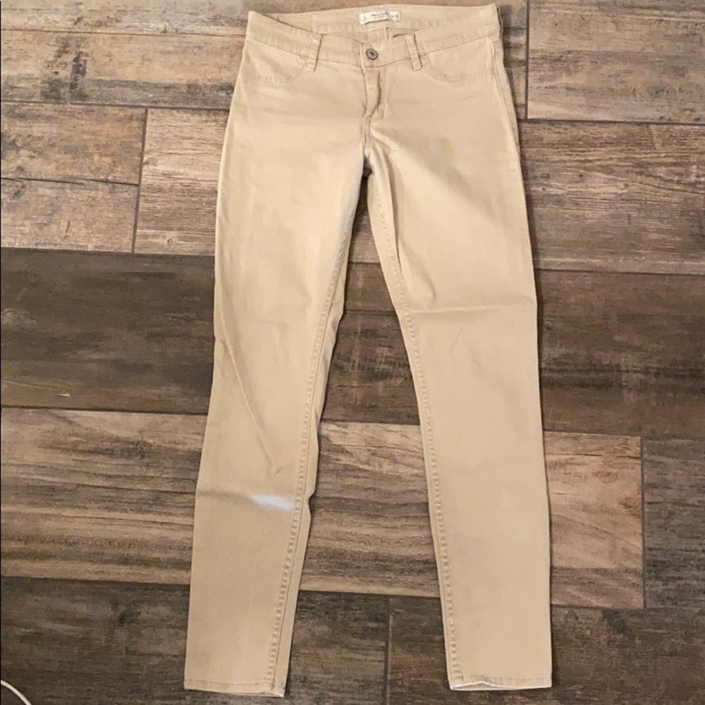 Women’s khaki pants